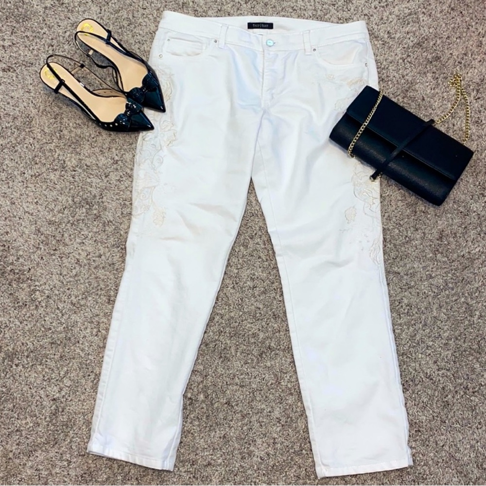 WHBM White jeans with cute floral embroidery - size 12